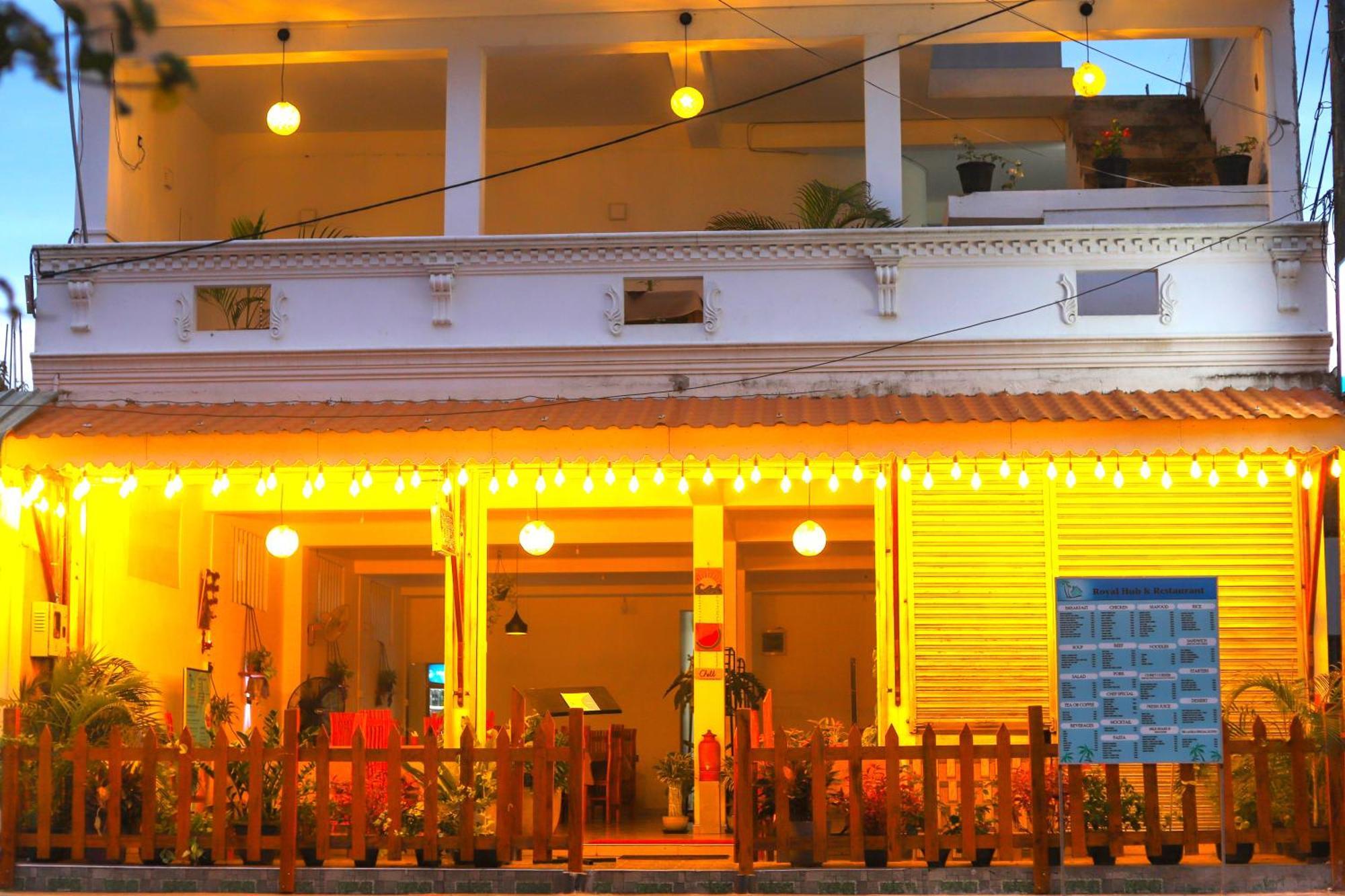 Royal Hub Kudapaduwa Exterior foto