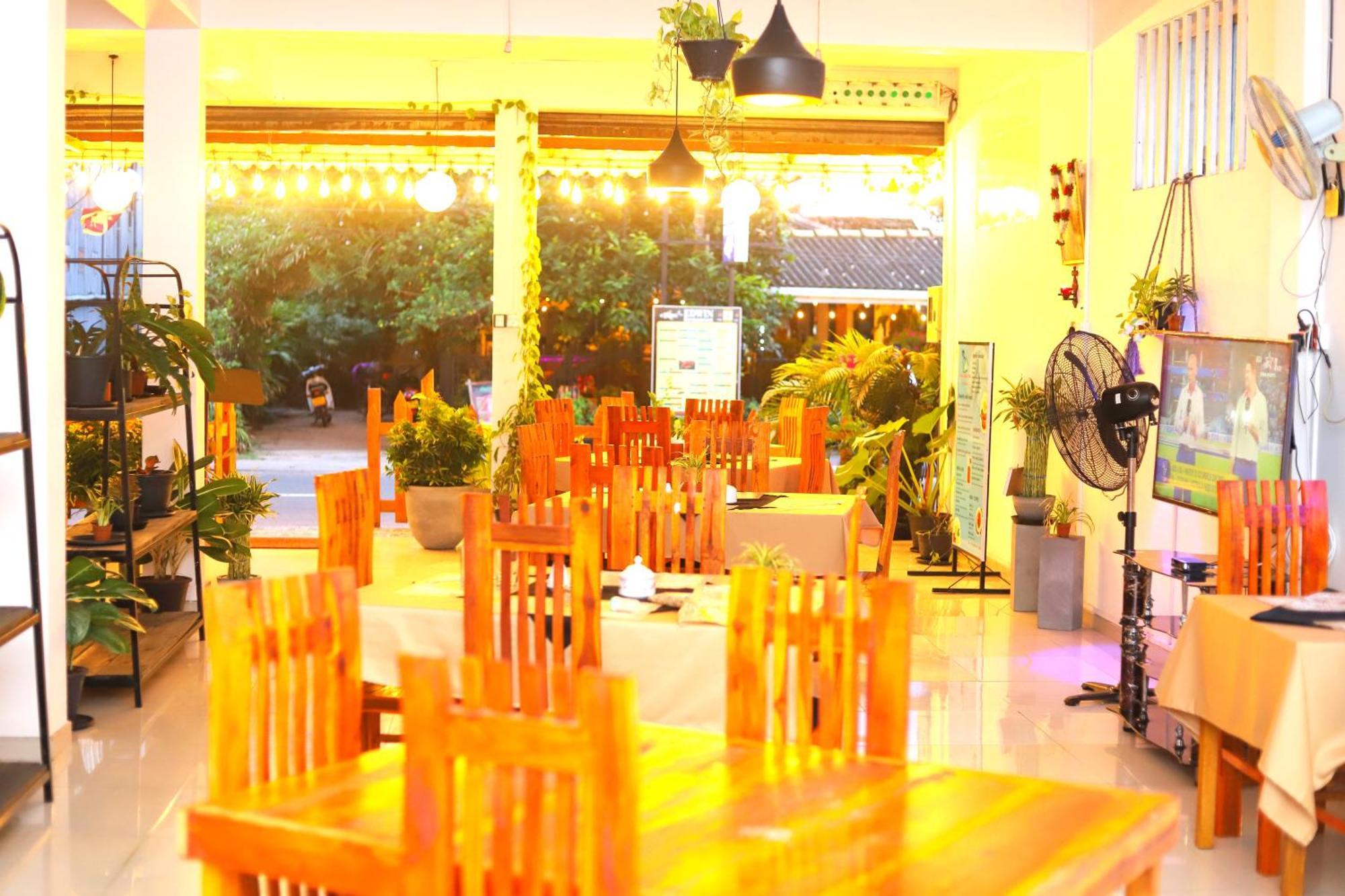 Royal Hub Kudapaduwa Exterior foto