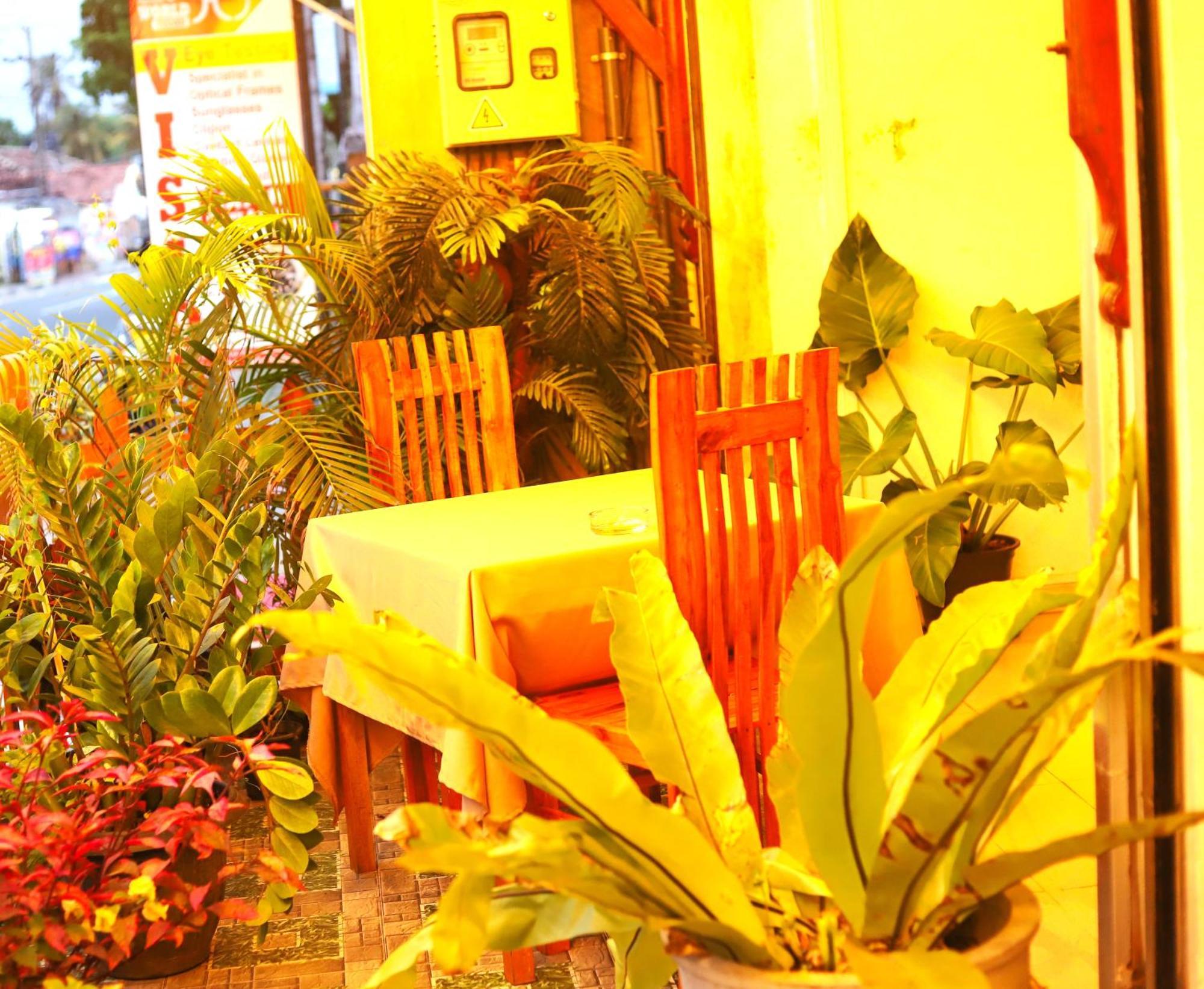 Royal Hub Kudapaduwa Exterior foto