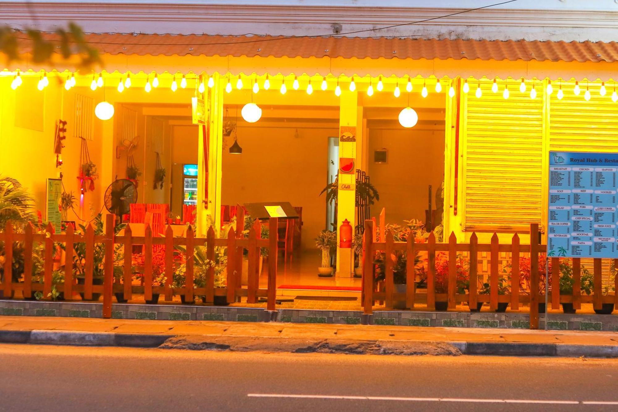 Royal Hub Kudapaduwa Exterior foto